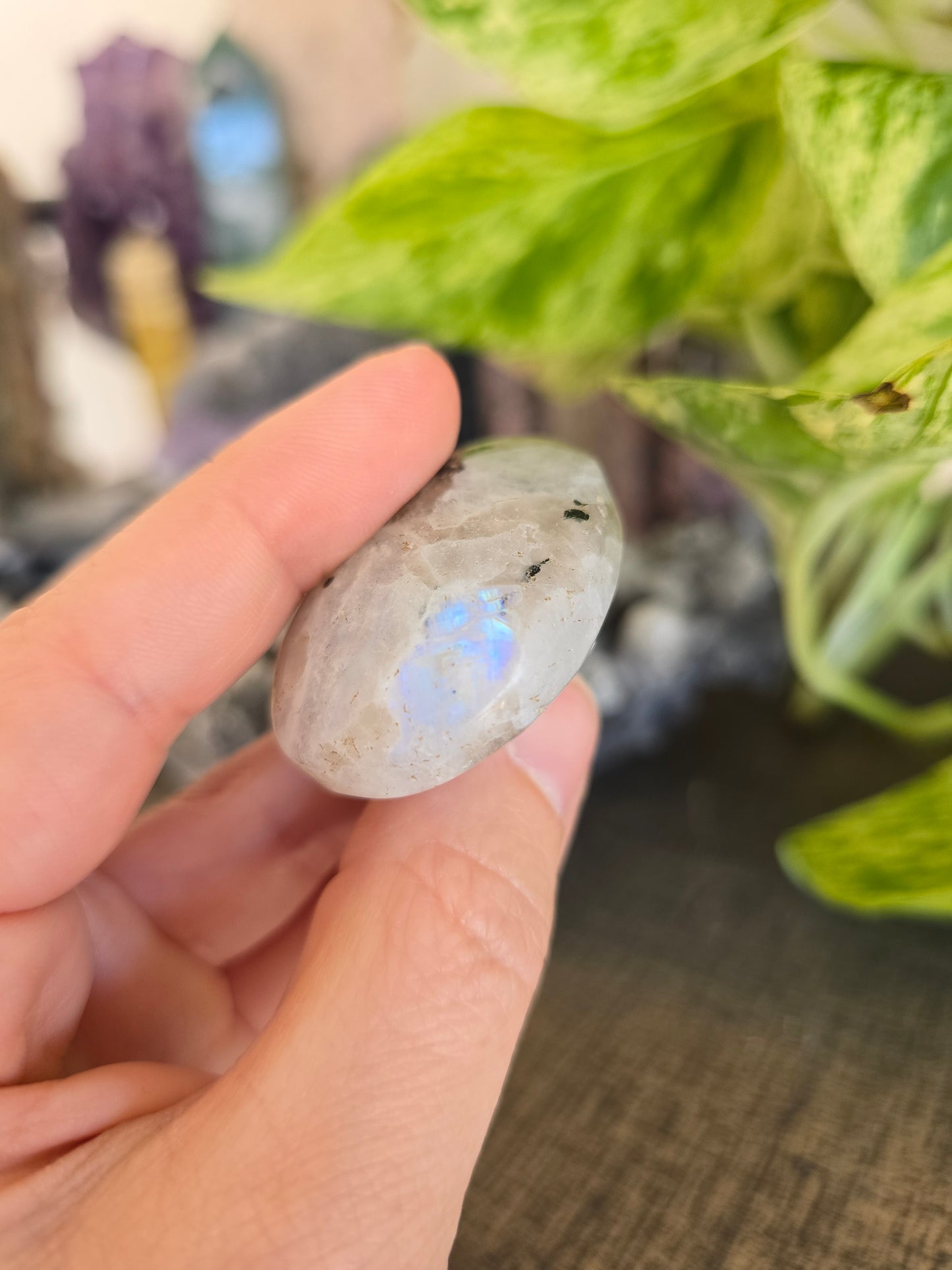 Moonstone Palm Stone