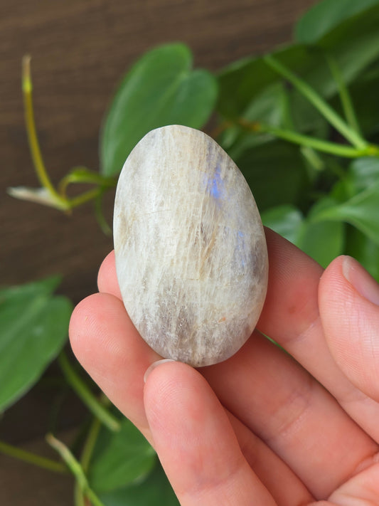 Moonstone Palm Stone