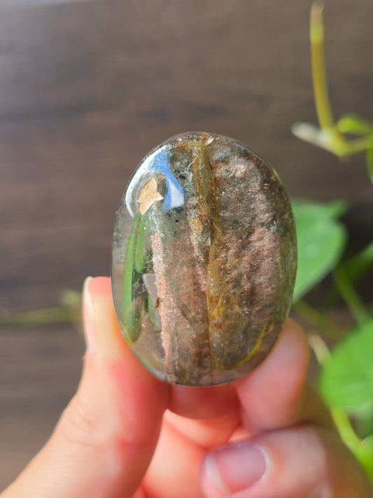 Garden Quartz (Lodolite) Palm Stone
