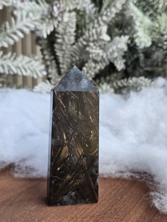 Anthophyllite Obelisk