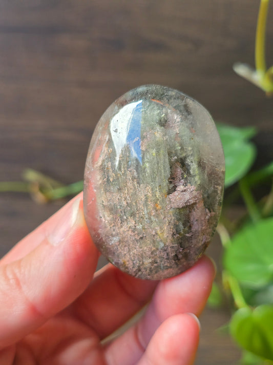 Garden Quartz (Lodolite) Palm Stone